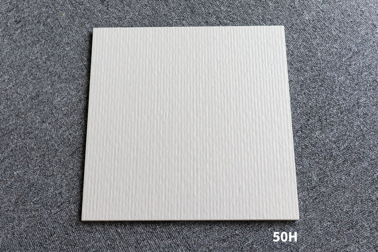 Azulejos de piso de porcelana pulida blanca brillante / mate 600x600 resistente al desgaste