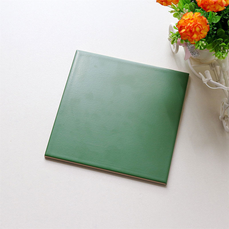 Azulejos de pared de cerámica 8x8 Tratamiento de superficie glaseada Diseño verde oscuro